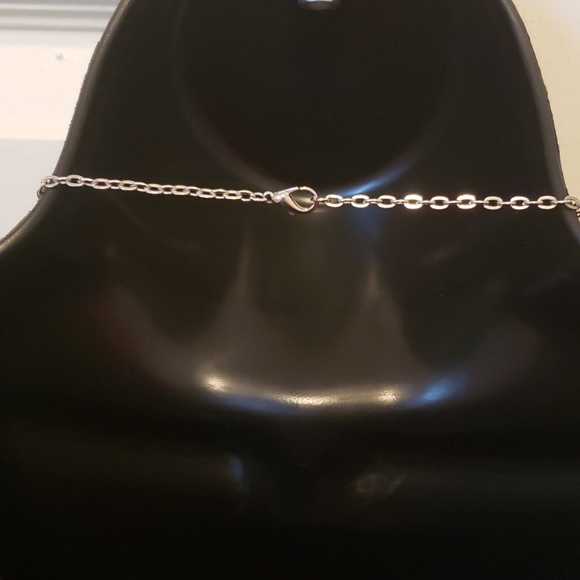 Pistol with bullet necklace - Picture 4 of 4